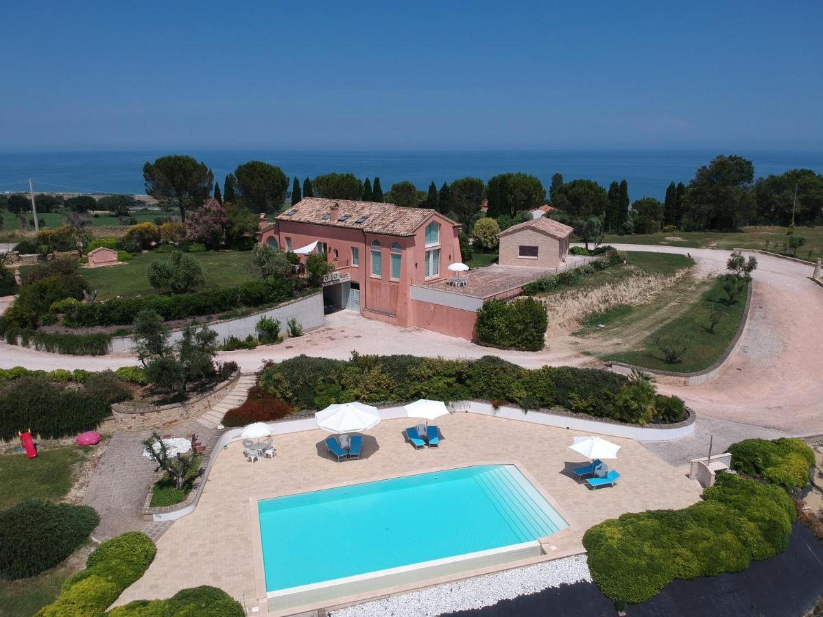 Nontiscordardime B&B Villa Agriturismo Чивитанова Марке Екстериор снимка
