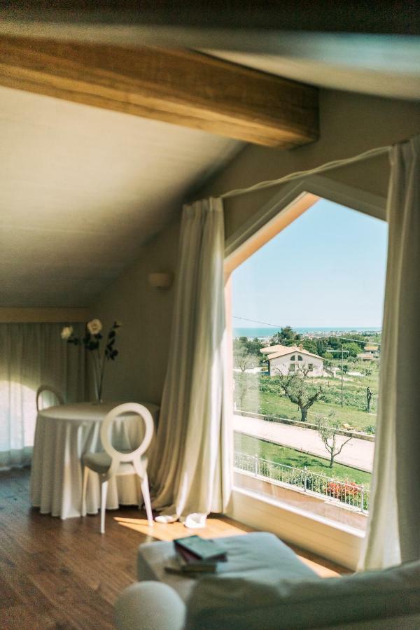 Nontiscordardime B&B Villa Agriturismo Чивитанова Марке Екстериор снимка